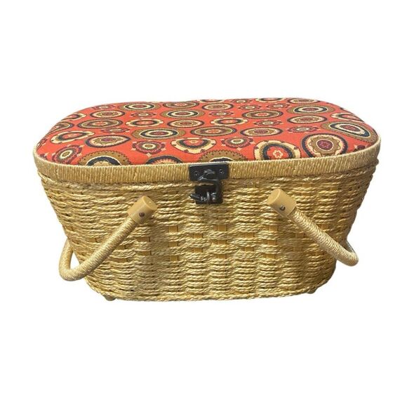 Vintage Sewing Basket With Lid & Handle Woven Straw & Fabric Retro Pattern Inclu - Picture 1 of 8